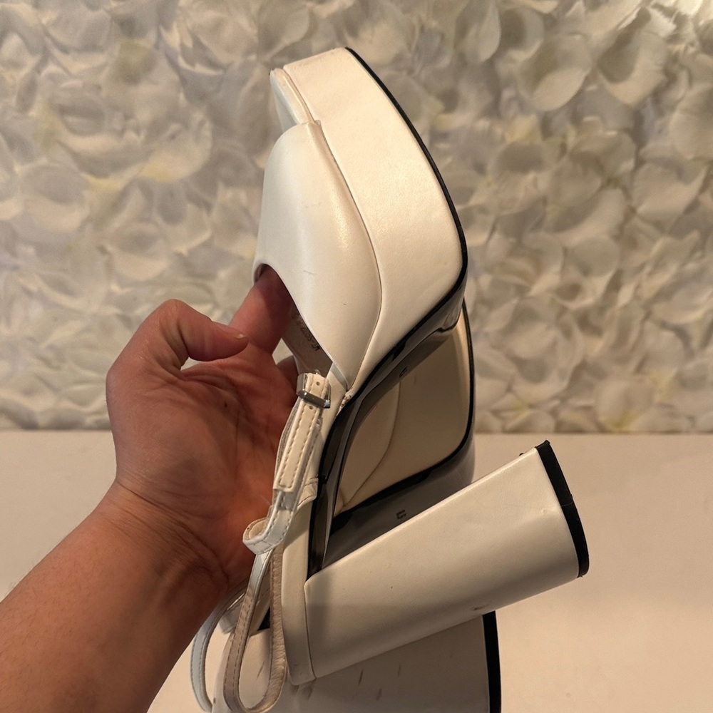 Modatope White Platform Sandals - Picture 5 of 6